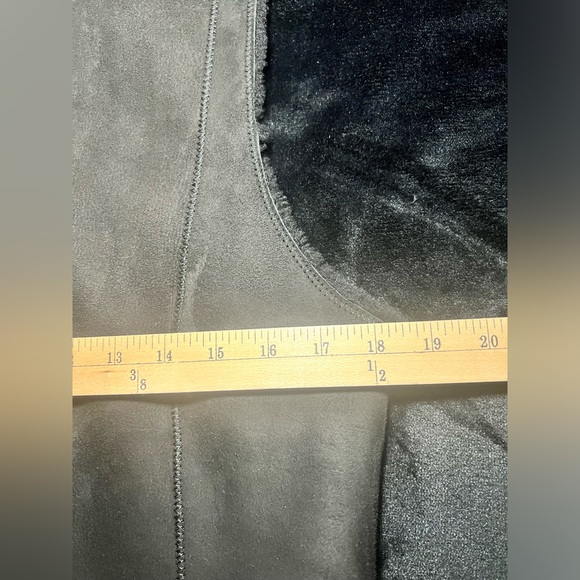 Trilogy Women’s Black Suede/Faux Fur Reversible Vest, Size Small, Zipper - Picture 7 of 9